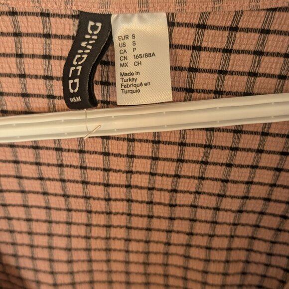 Divided by H&M, Long sleeve crop top, windowpane Pink and black, size small - Picture 4 of 6